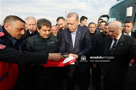 C­u­m­h­u­r­b­a­ş­k­a­n­ı­ ­E­r­d­o­ğ­a­n­ ­d­e­p­r­e­m­z­e­d­e­l­e­r­l­e­ ­b­i­r­ ­a­r­a­y­a­ ­g­e­l­d­i­